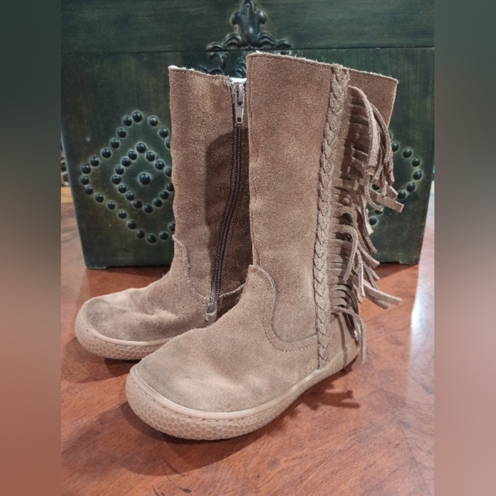 Livie & Luca Size 9 Tan Suede Boots with Fringe